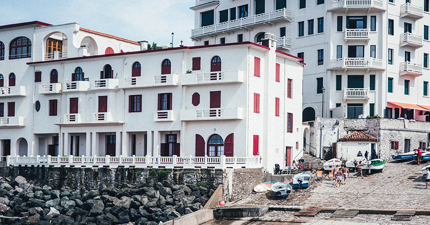Le Pays basque est-il à vendre ?