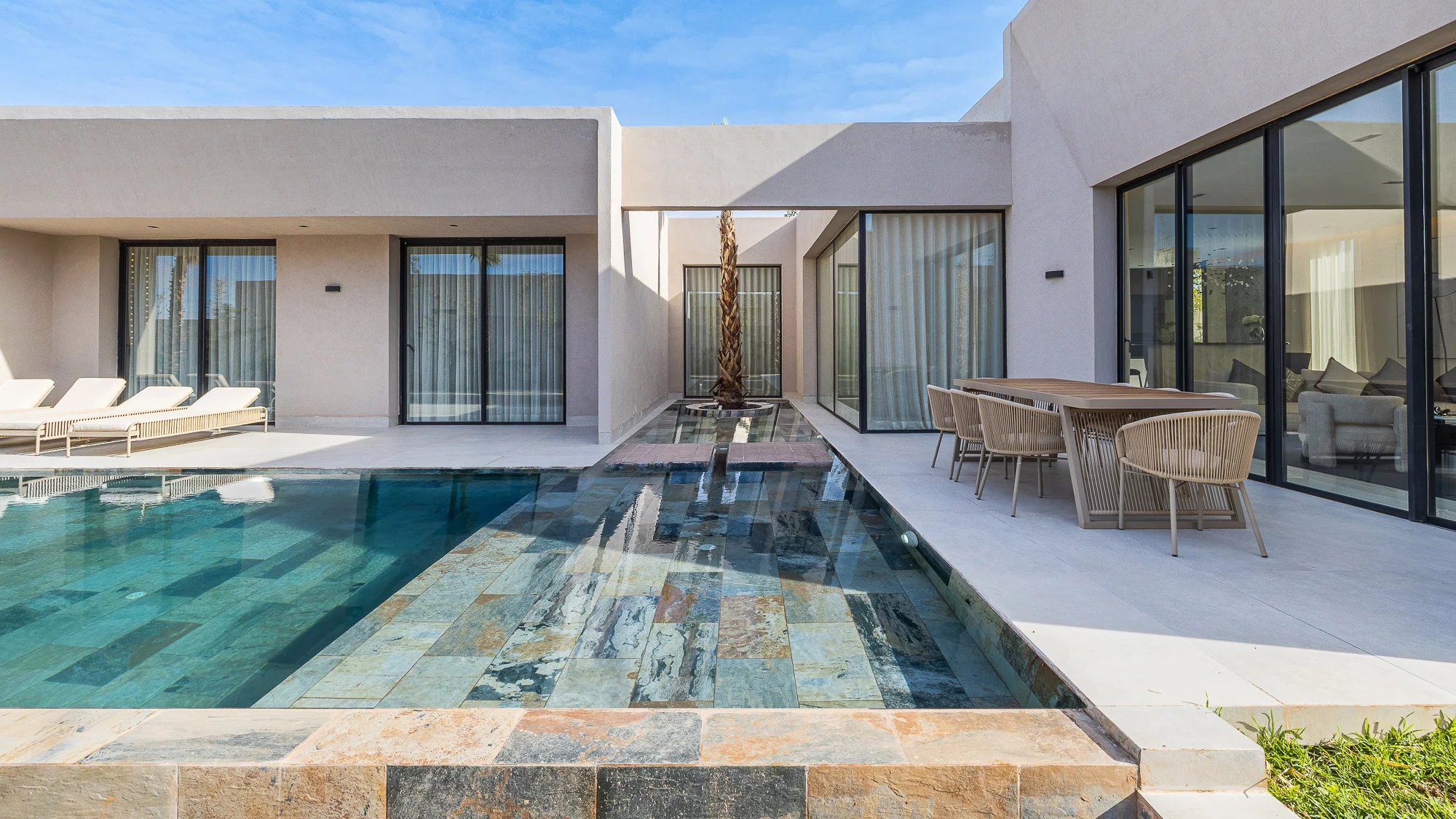 À vendre : Villa contemporaine d’exception – 5 suites & piscine chauffée