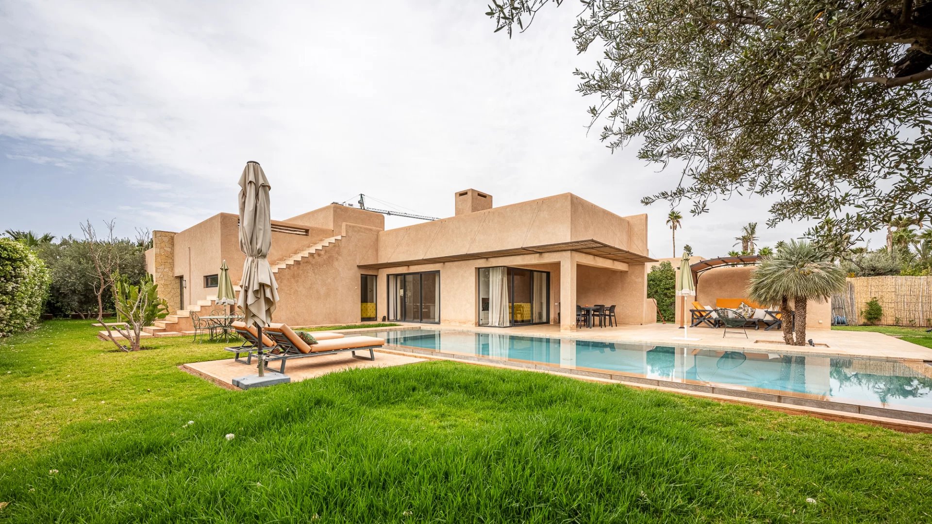 CHARMANTE MAISON DE PLAIN-PIED A VENDRE SUR LA ROUTE D’AMIZMIZ