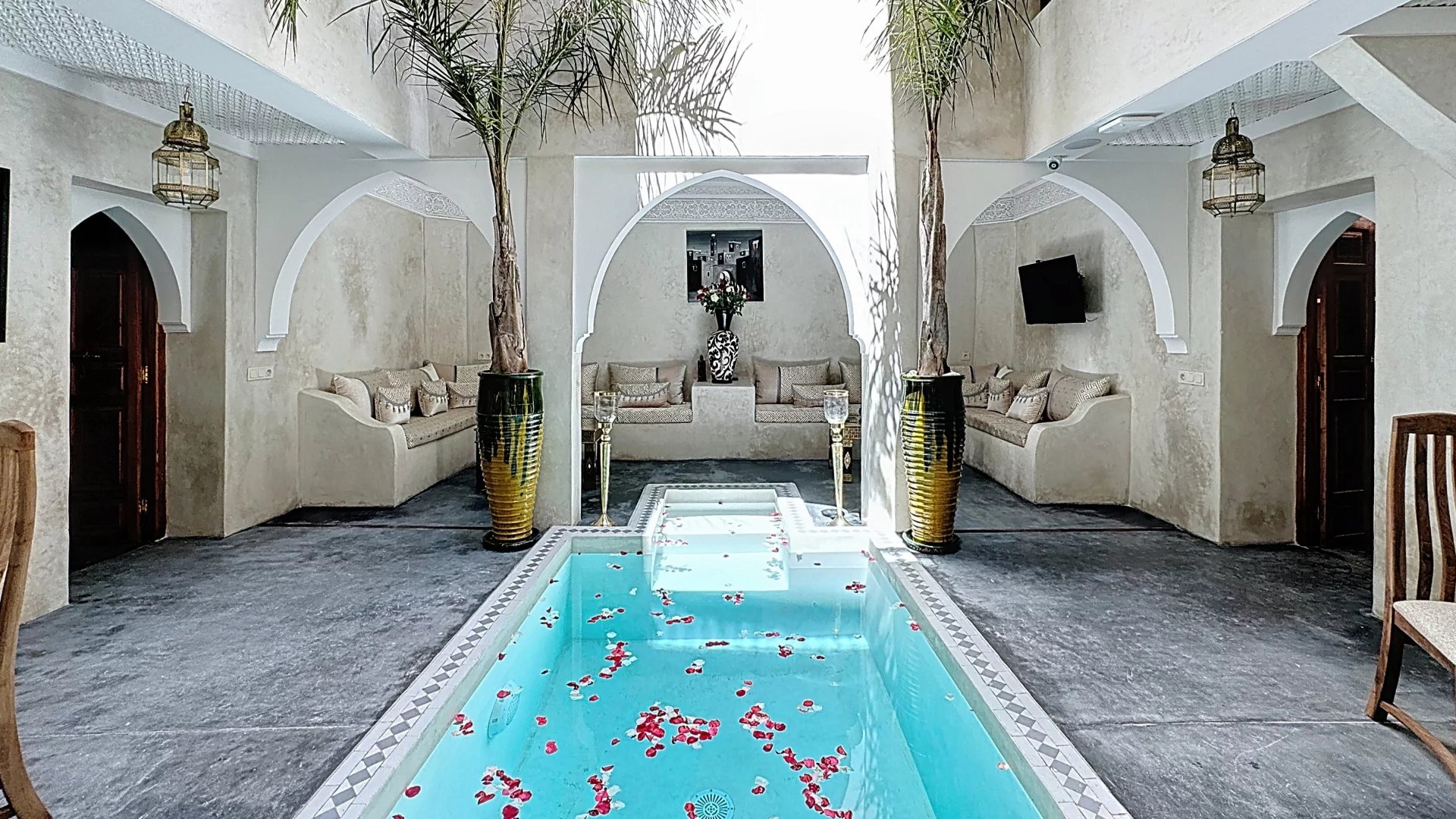SUPERBE RIAD A VENDRE DANS LE QUARTIER BEN SALAH A MARRAKECH – CHARME AUTHENTIQUE