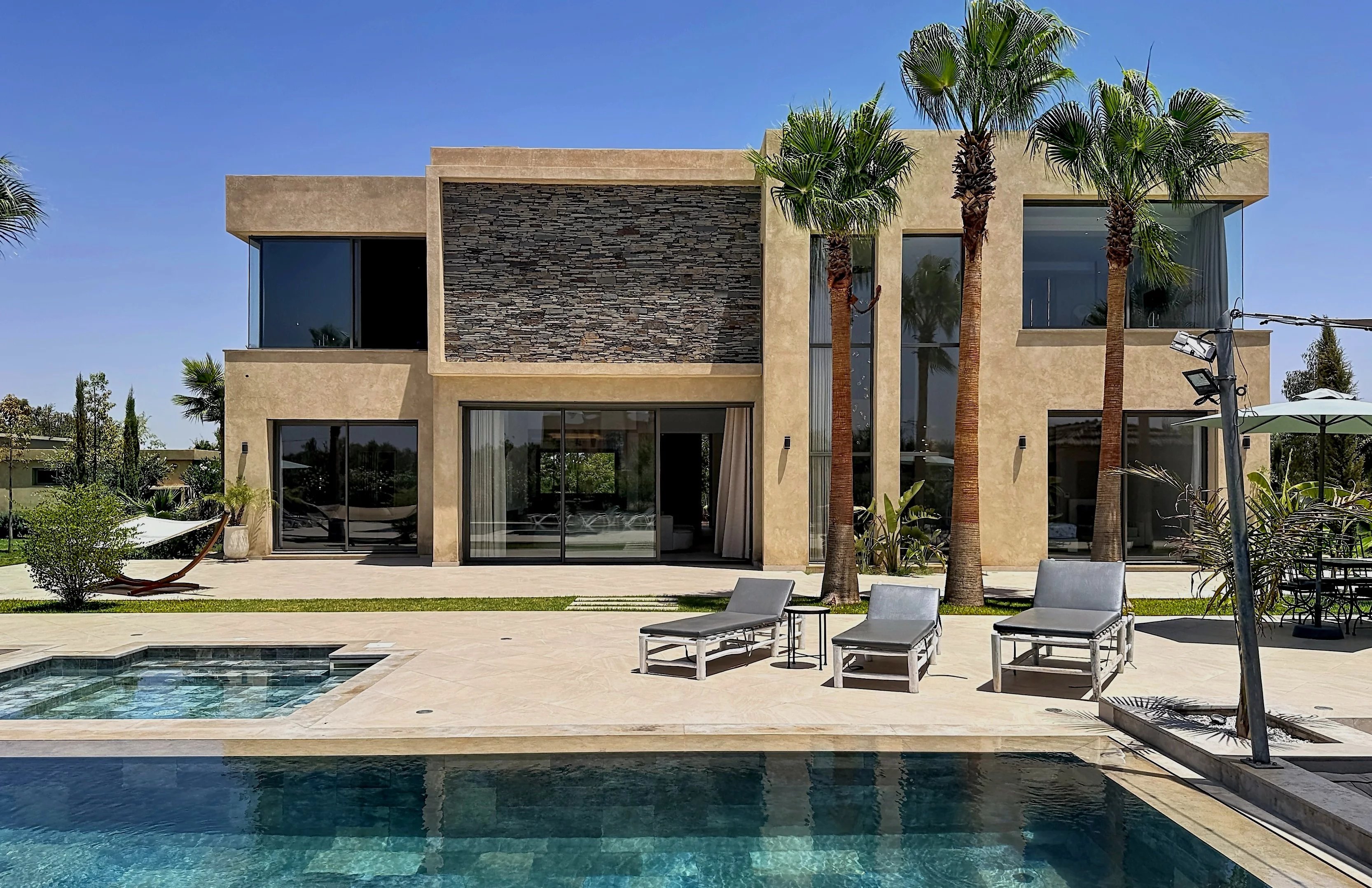 VILLA CONTEMPRAINE A VENDRE