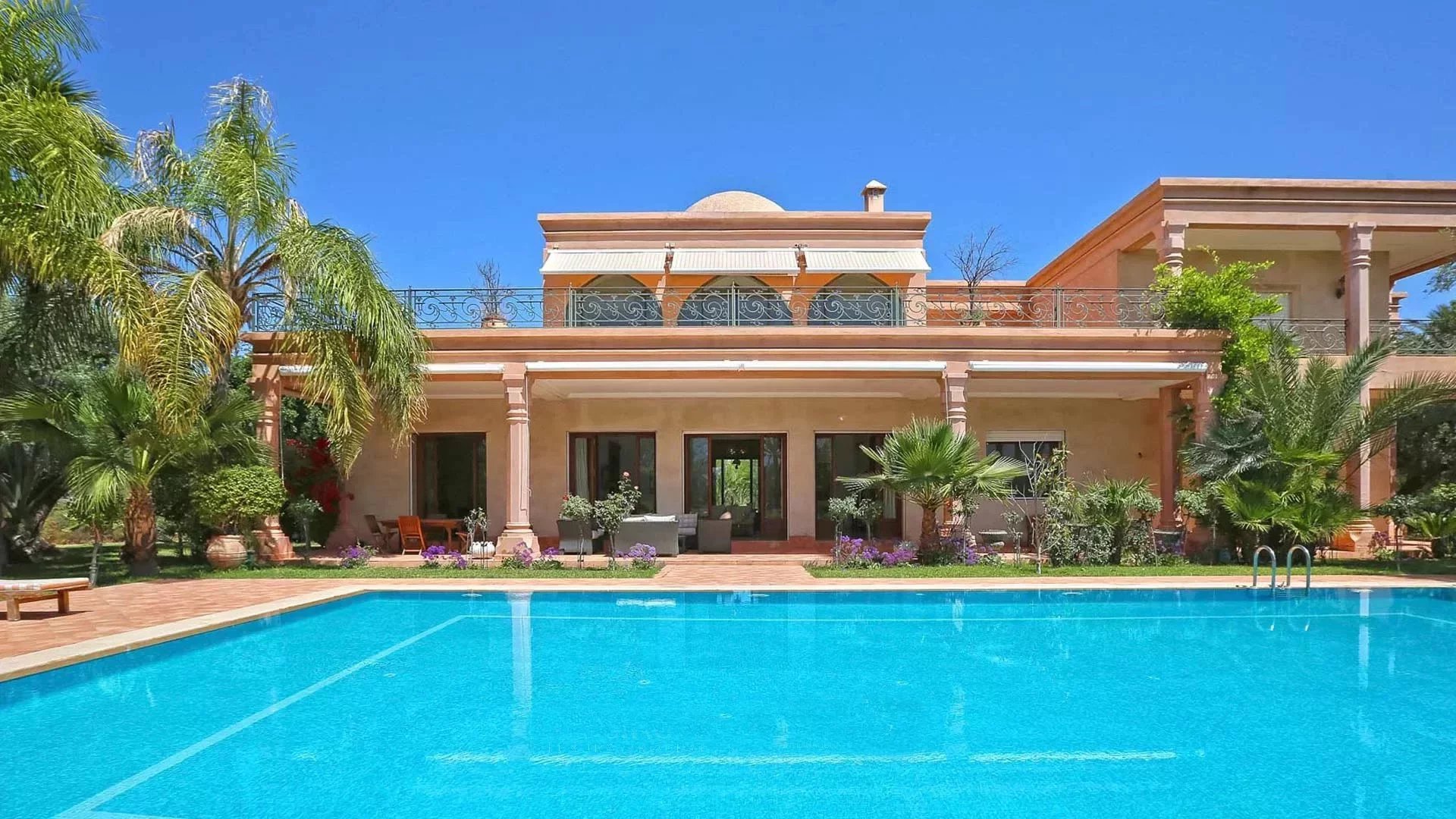 Prestige Colonial Villa for sale : 1 Ha & Moroccan Charm