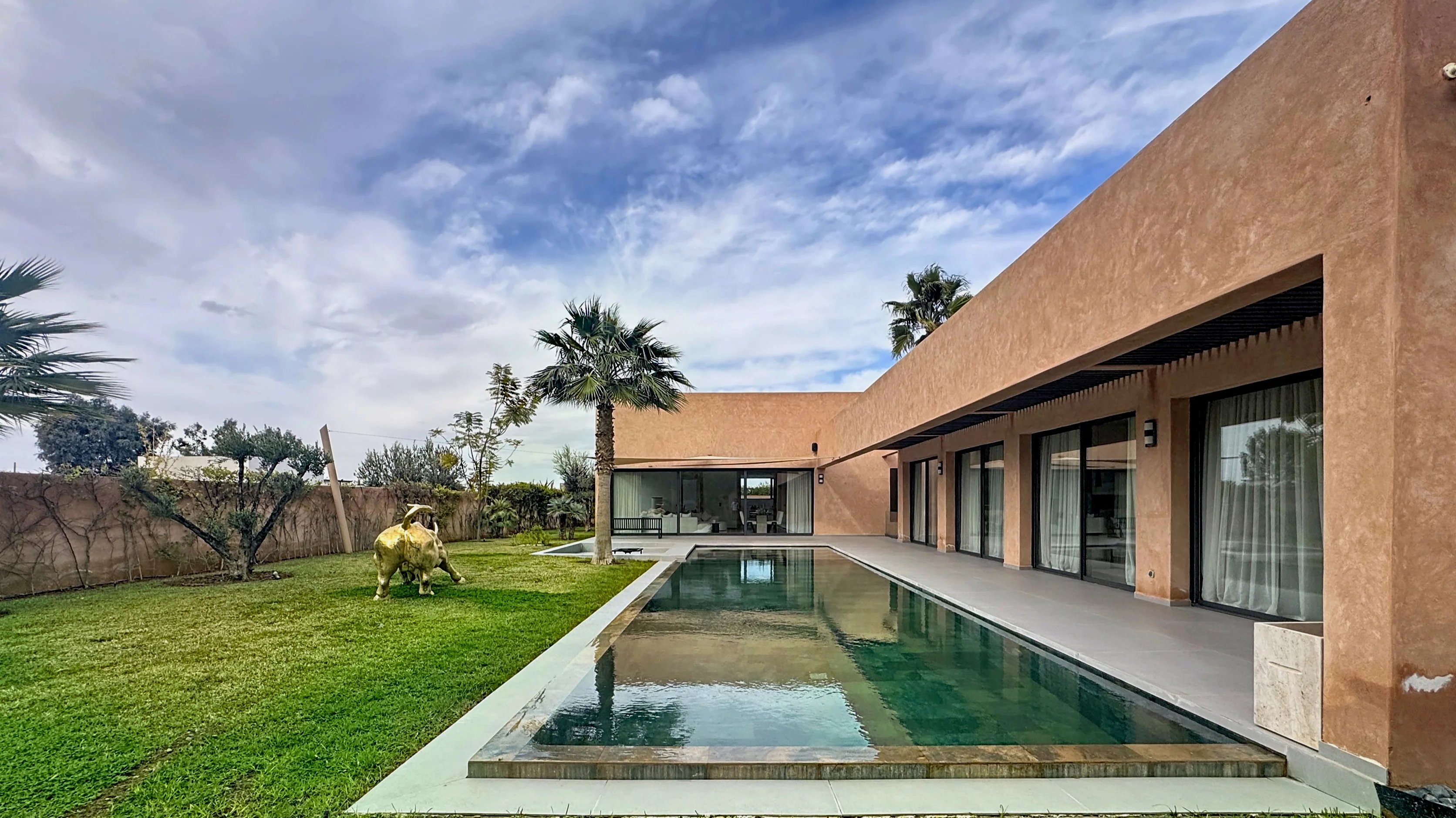 VILLA CONTEMPORAINE NEUVE EN CONSTRUCTION – OPPORTUNITE A SAISIR
