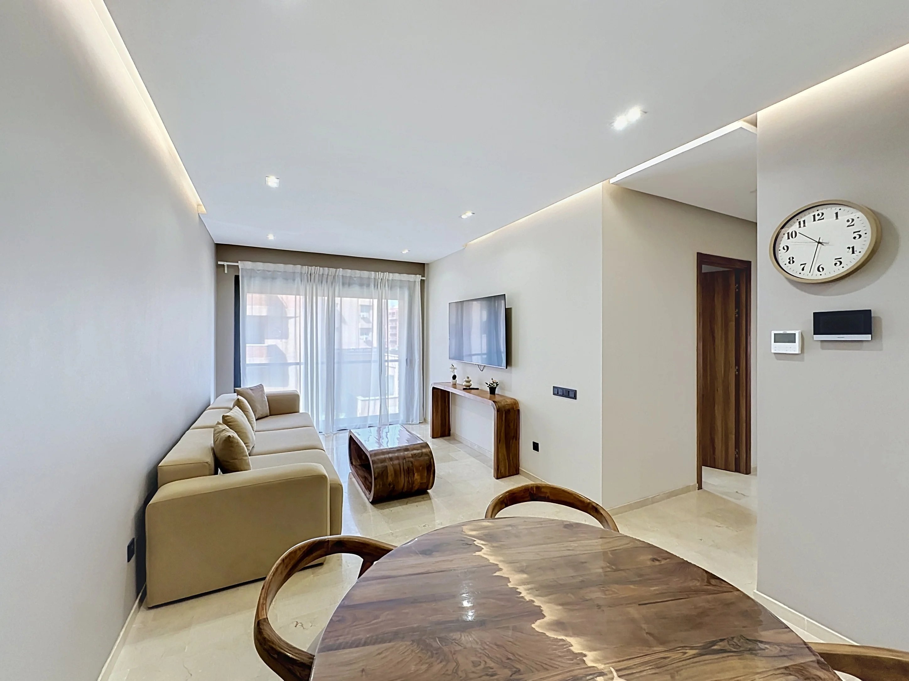 À LOUER – APPARTEMENT MEUBLE CONTEMPORAIN AU CŒUR DE GUELIZ, MARRAKECH