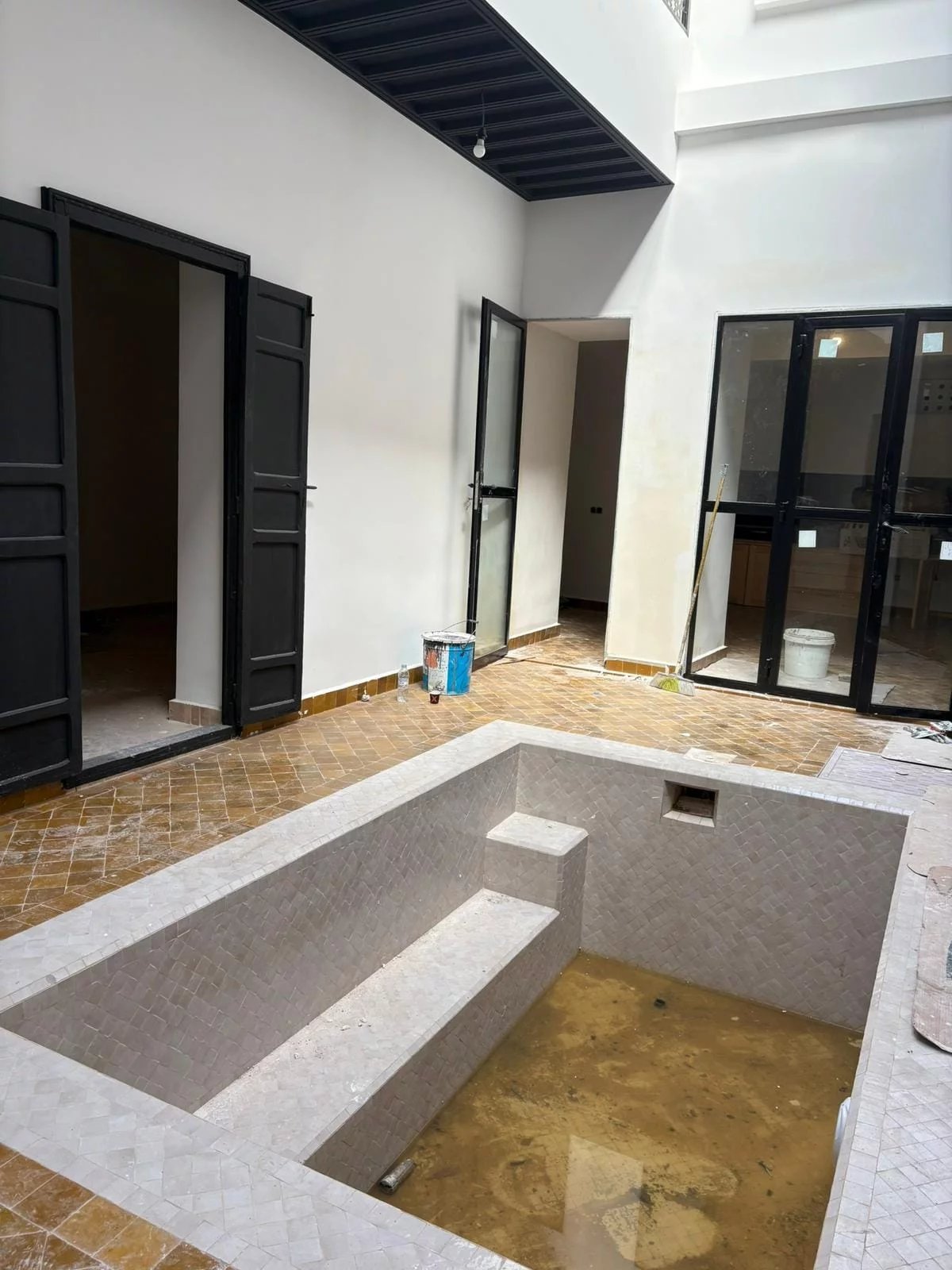 ÉLEGANT RIAD RENOVE – ALLIANCE PARFAITE ENTRE AUTHENTICITE ET MODERNITE AU CŒUR DE RIAD LAROUSS, MARRAKECH