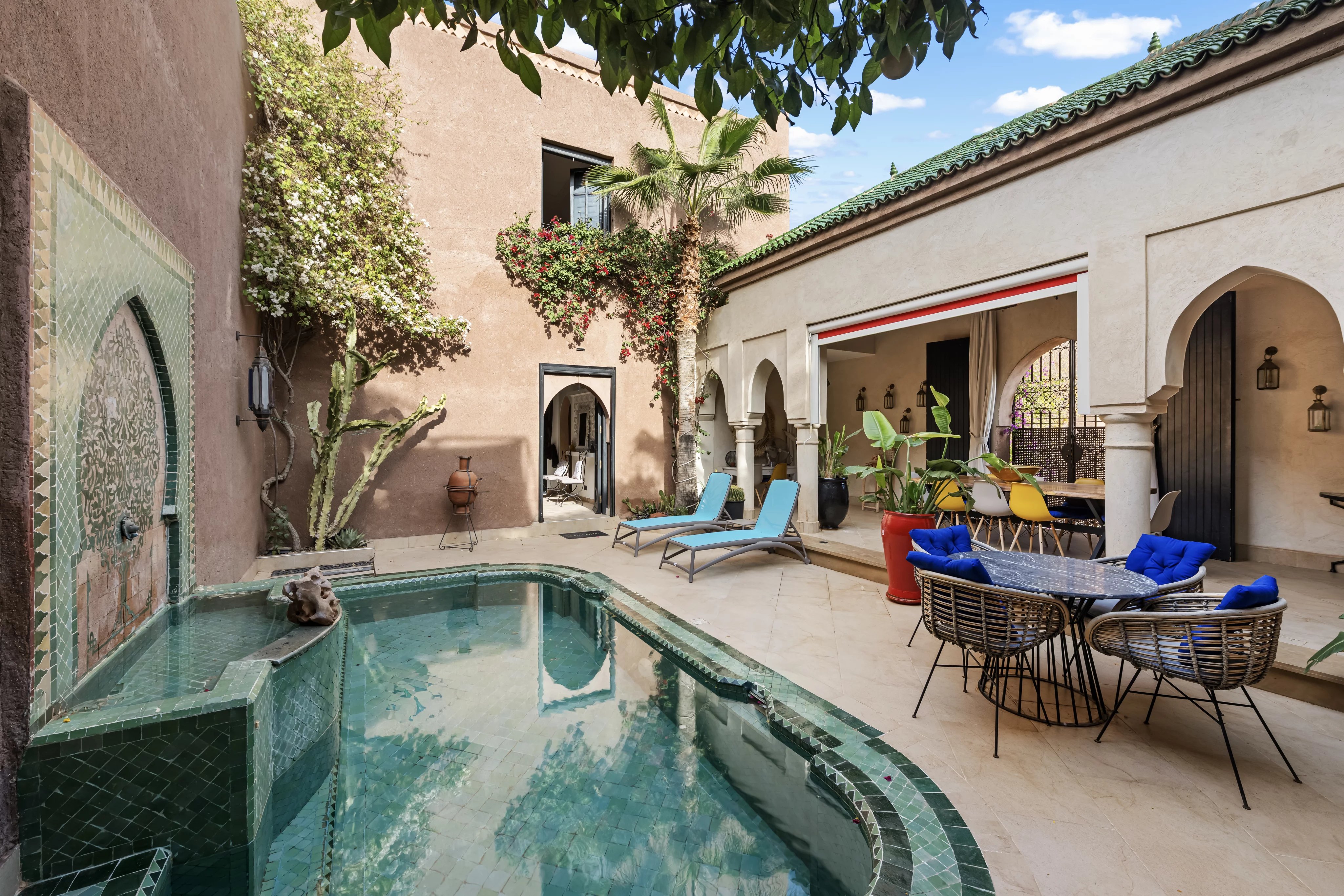 Villa riad for sale in the Marrakech palm grove