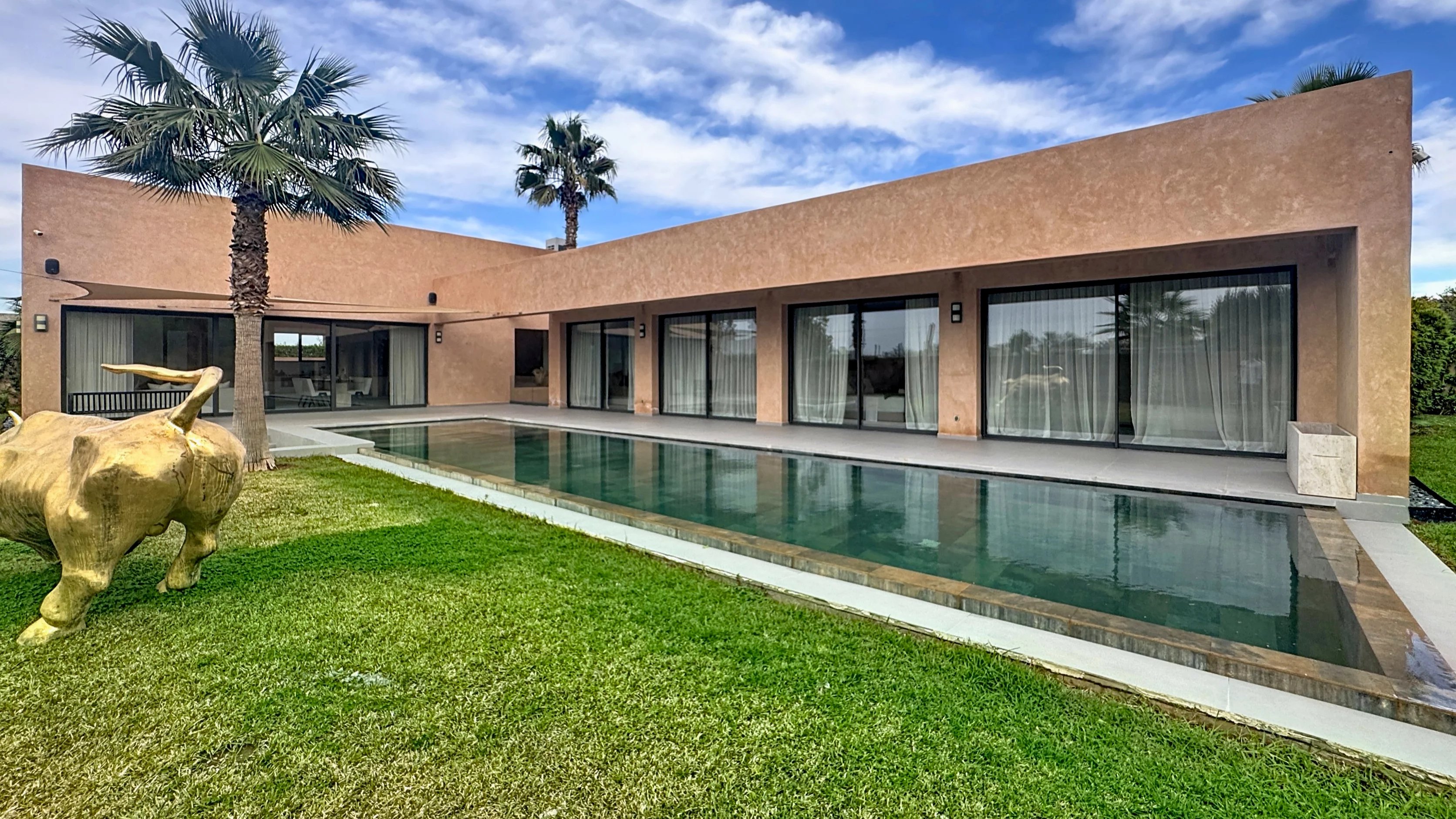 VILLA CONTEMPORAINE NEUVE EN CONSTRUCTION – OPPORTUNITE A SAISIR