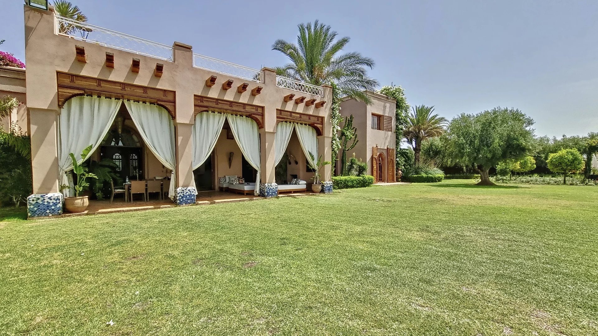 Villa d'architecture marocaine dans une domaine privé