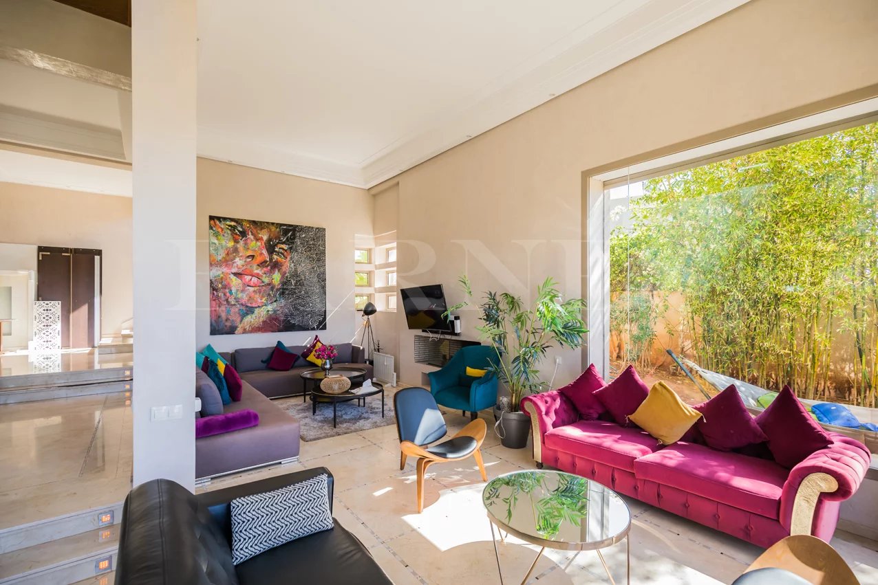 House for sale on the golf course front