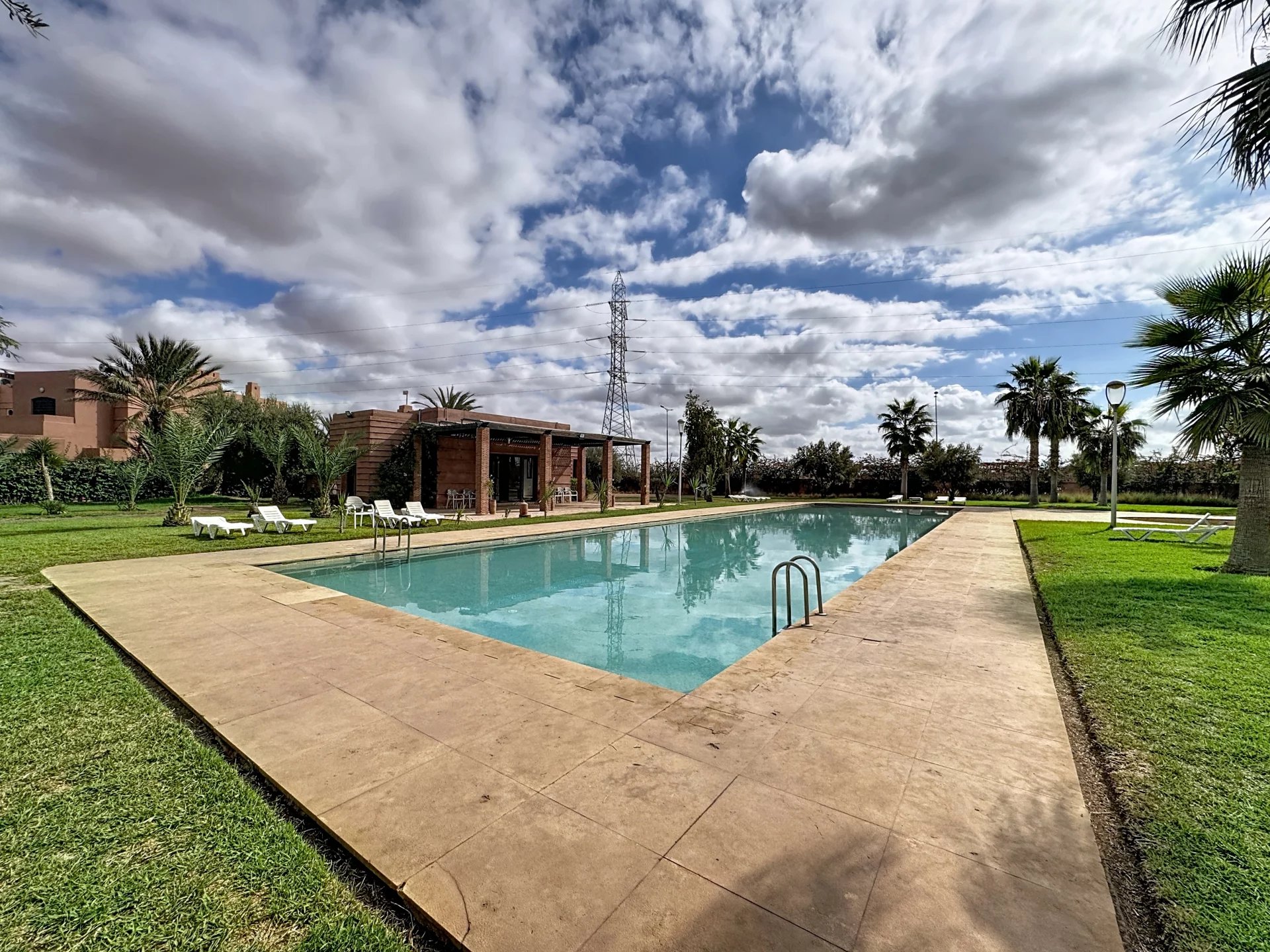 À VENDRE – VILLA DE CHARME EN RESIDENCE SECURISEE, CADRE PRIVILEGIE