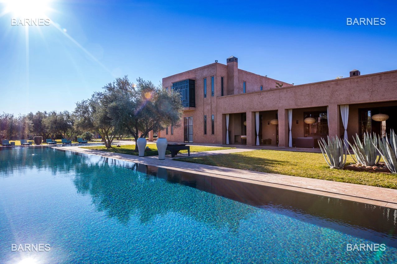 Luxurious Marrakech Villa with Pool and Scenic Views