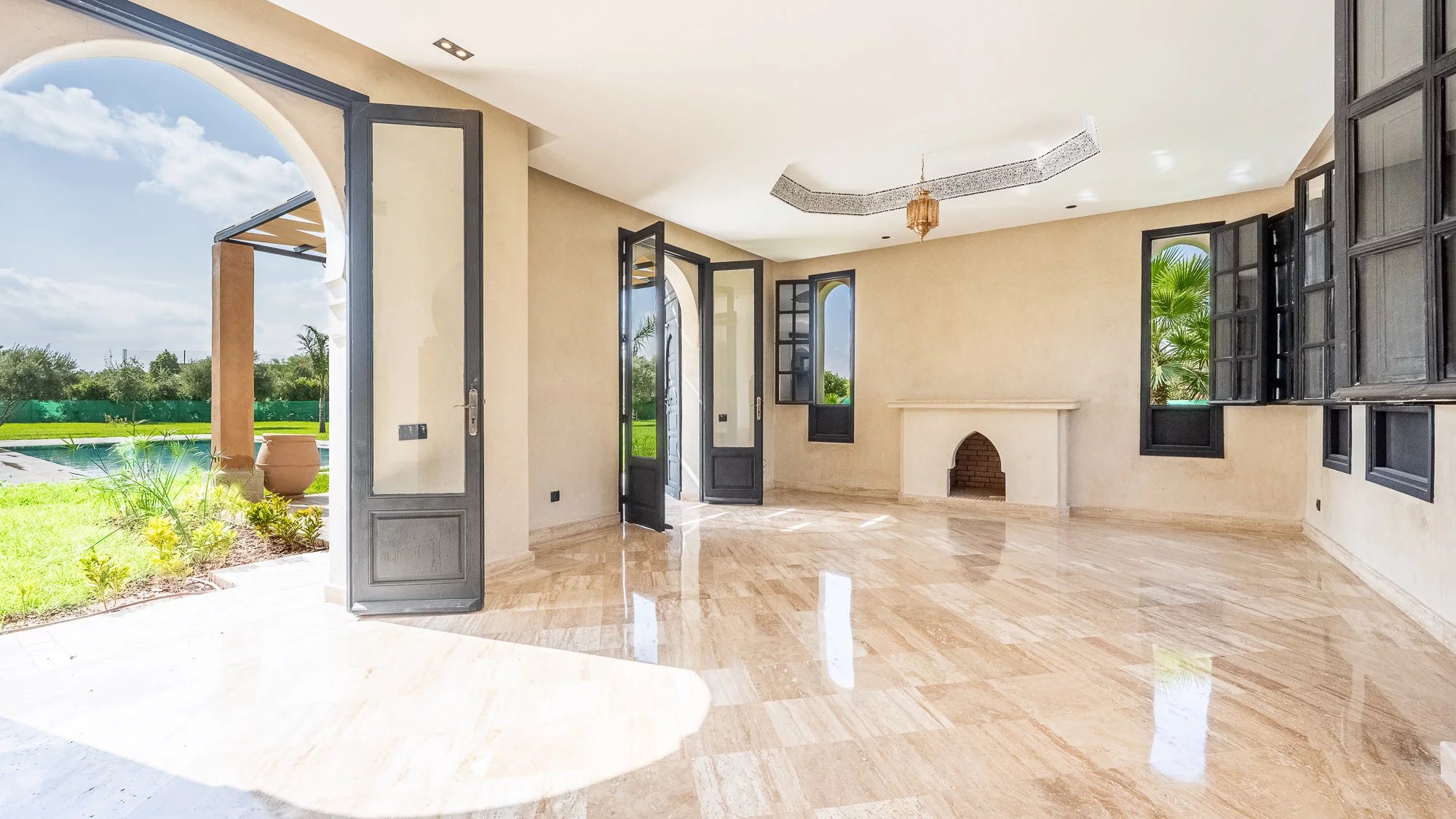 MAISON DE CHARME AVEC AUTORISATION AVNA A VENDRE