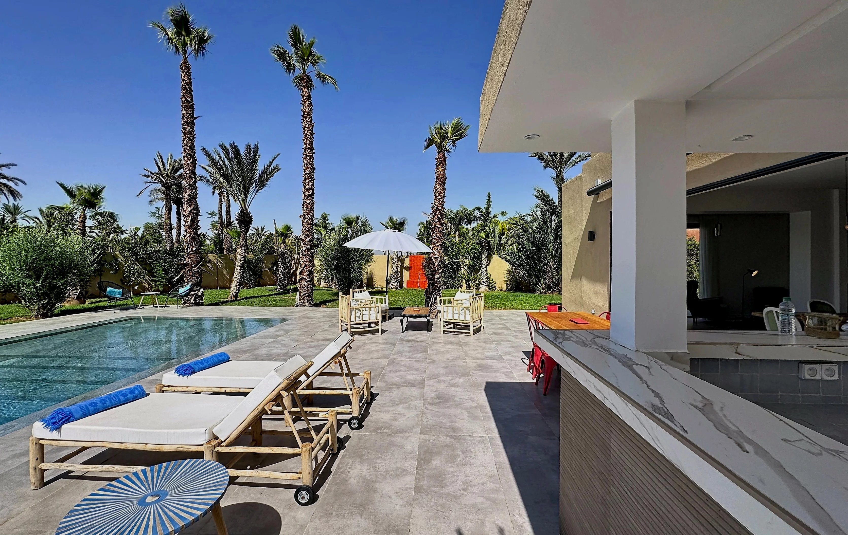 Villa contemporaine en palmeraie