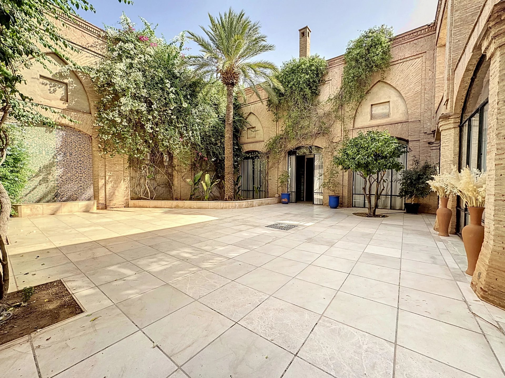 LUXURY VILLA FOR SALE MARRAKECH – CHIC KASBAH & ATLAS VIEW, BY ÉLIE MOUYAL