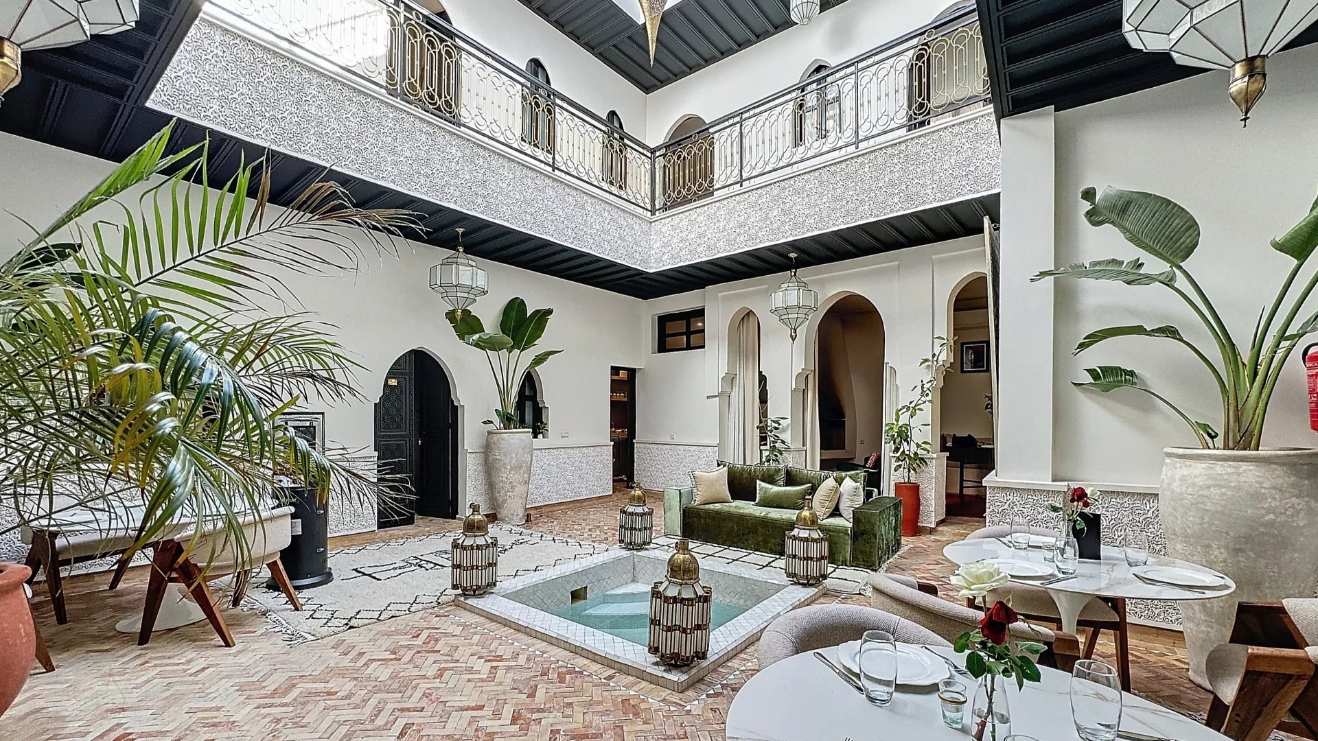 A VENDRE RIAD D’EXCEPTION KASBAH MARRAKECH – 10 CHAMBRES AVEC ACCES VOITURE