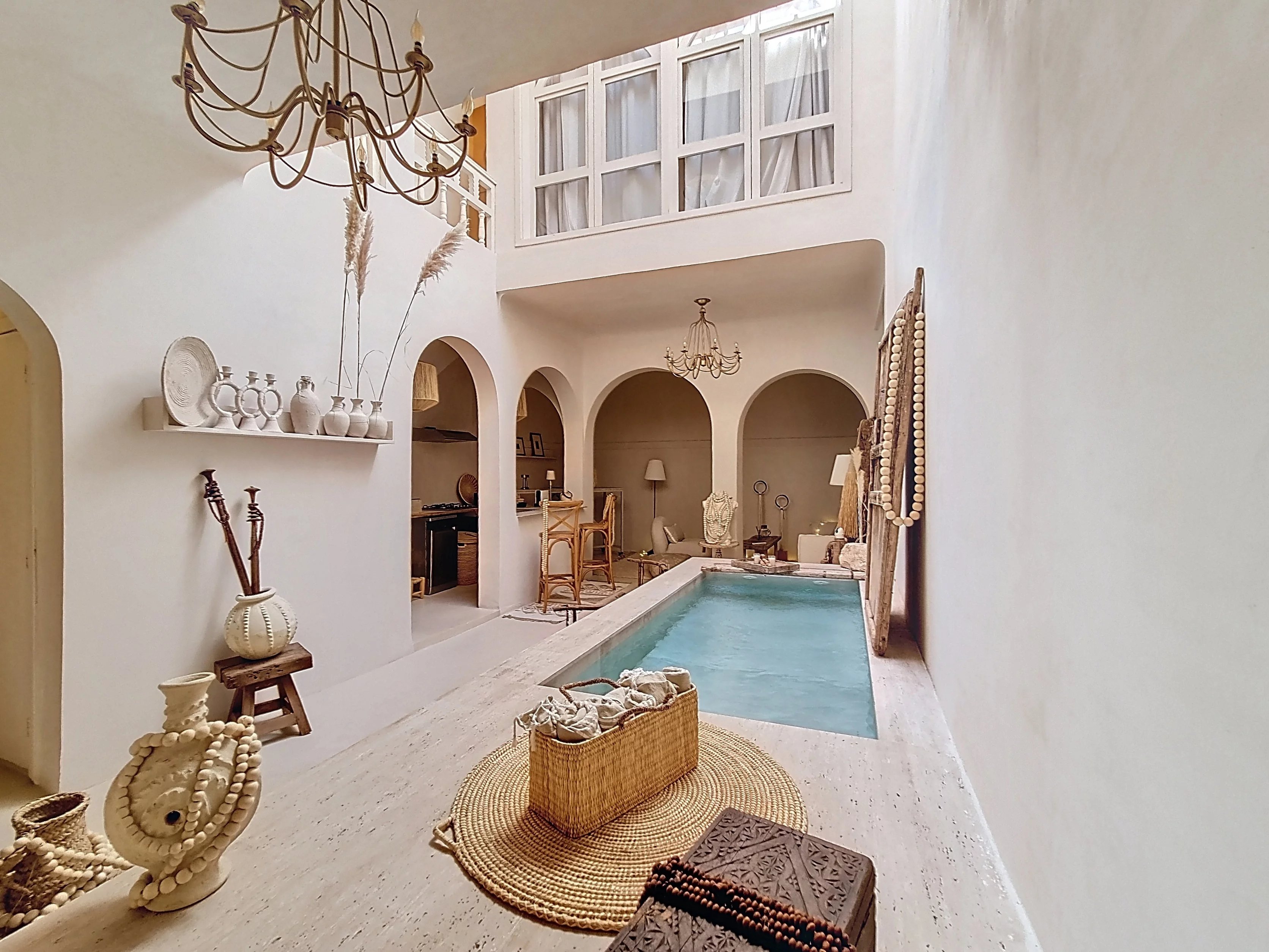 À VENDRE – DOUIRIA D’EXCEPTION AU CHARME RAFFINE, AU CŒUR DE LA MEDINA DE MARRAKECH