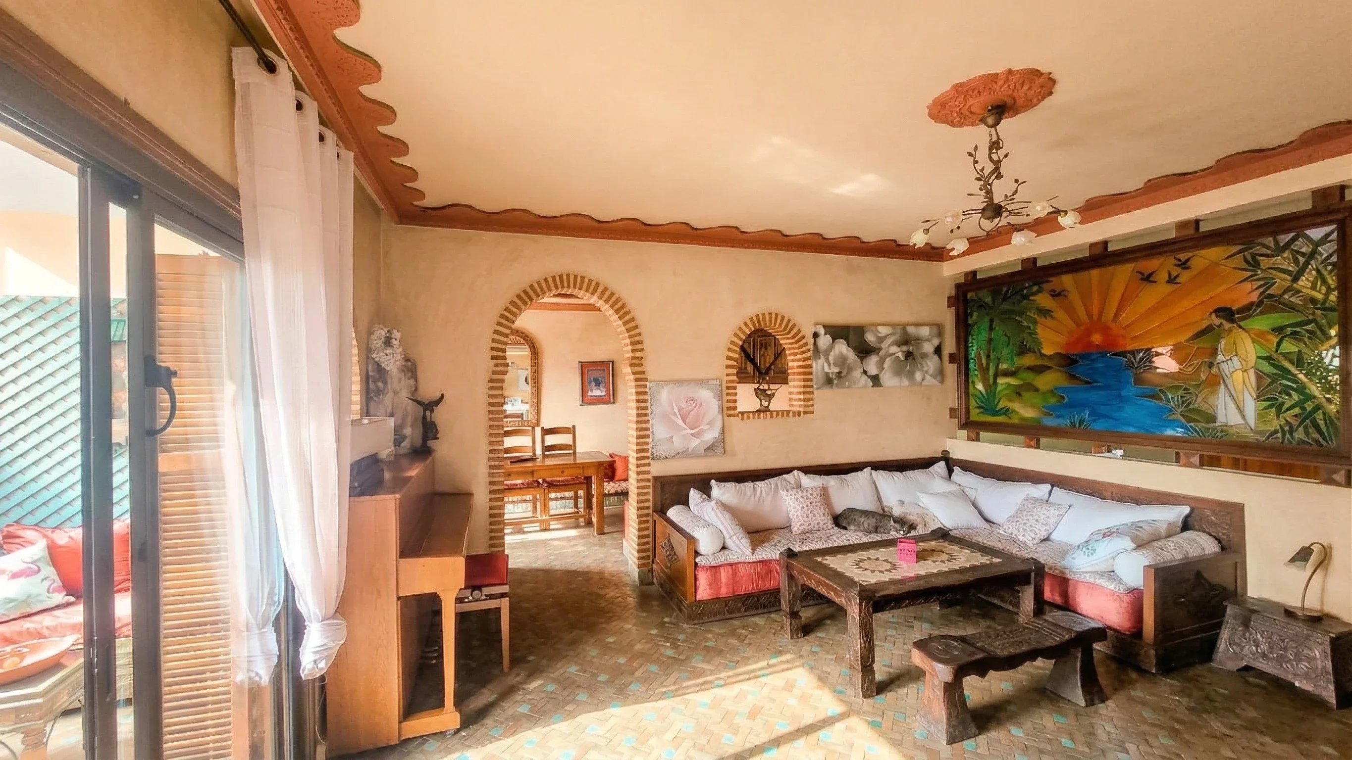 VICTOR HUGO – SUPERB 180 M² FAMILY APARTMENT WITH TERRACE AND PARKING TITLE