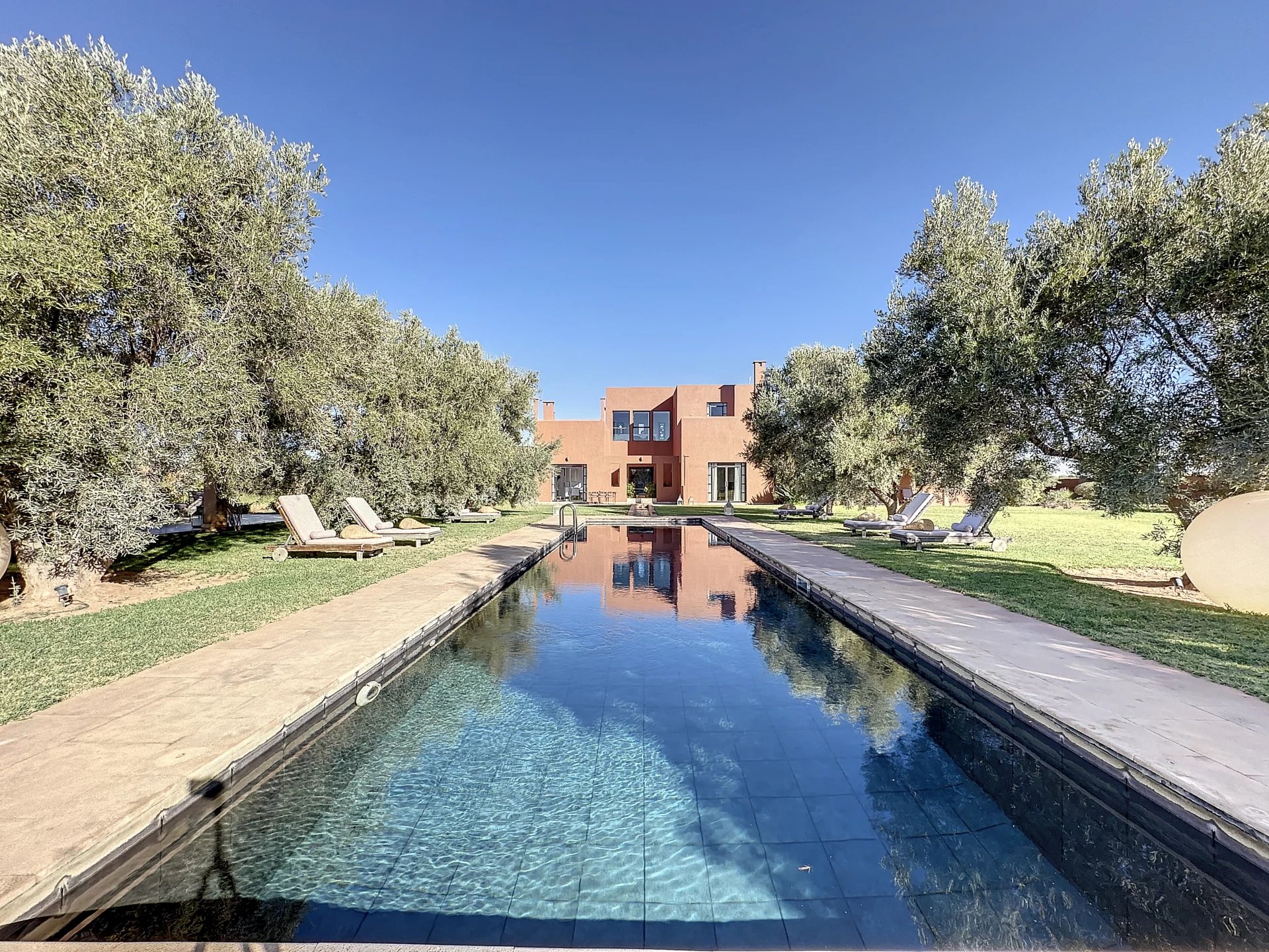 Maison contemporaine avec vna sur route d'Amizmiz