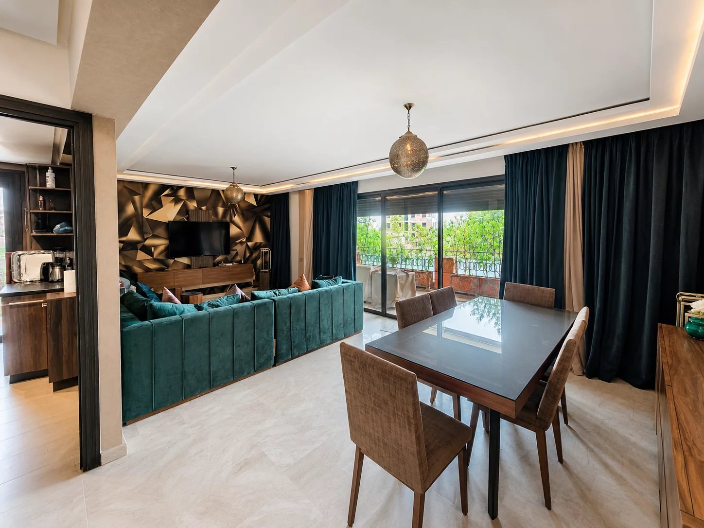Appartement 2 chambres avec grande terrasse – Hivernage