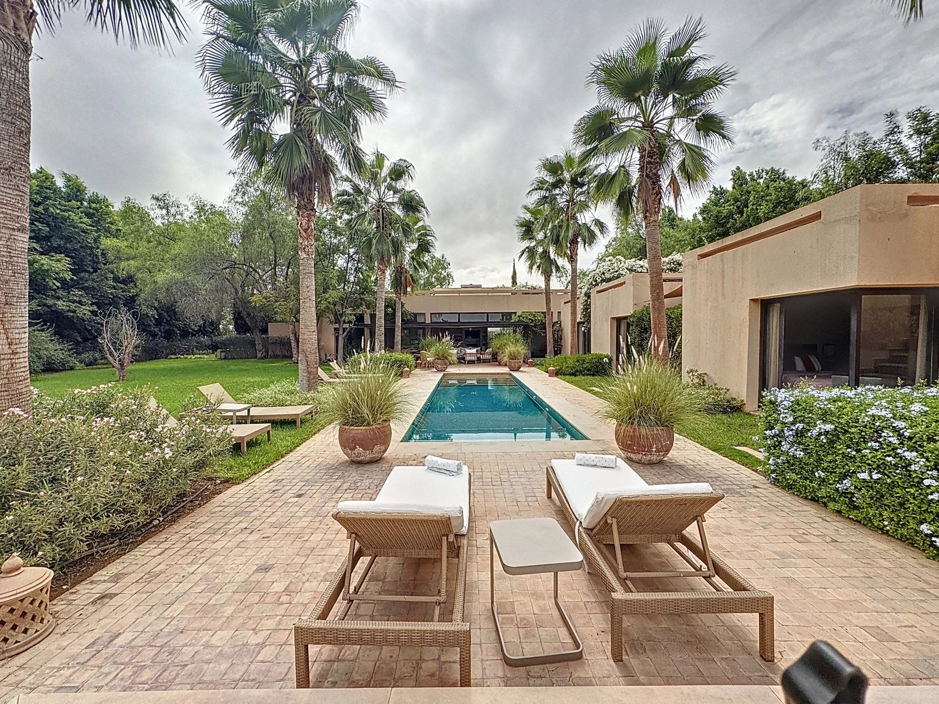 villa contemporaine à vendre en front de golf