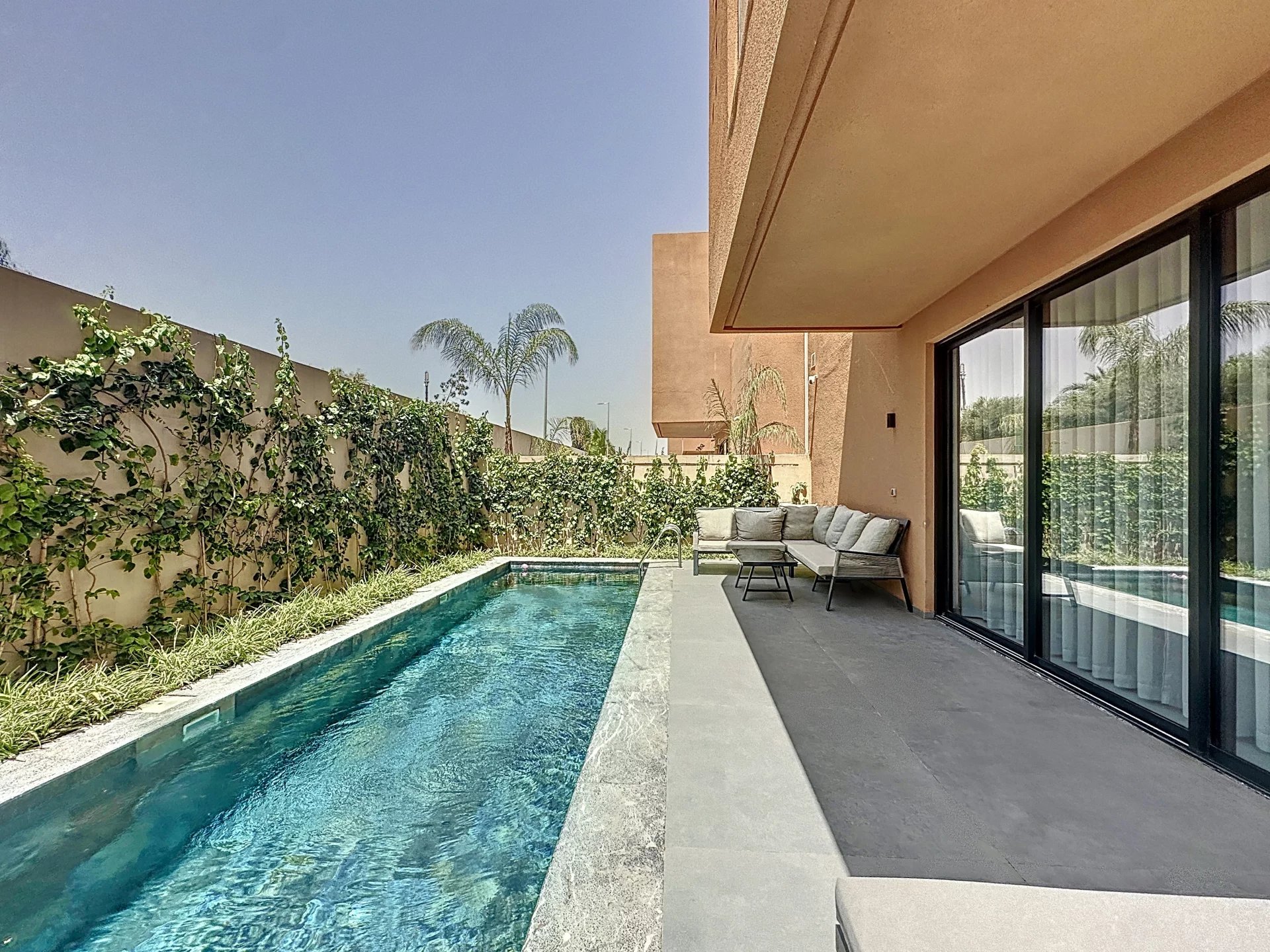 VILLA CONTEMPORAINE D’EXCEPTION A VENDRE – MARRAKECH