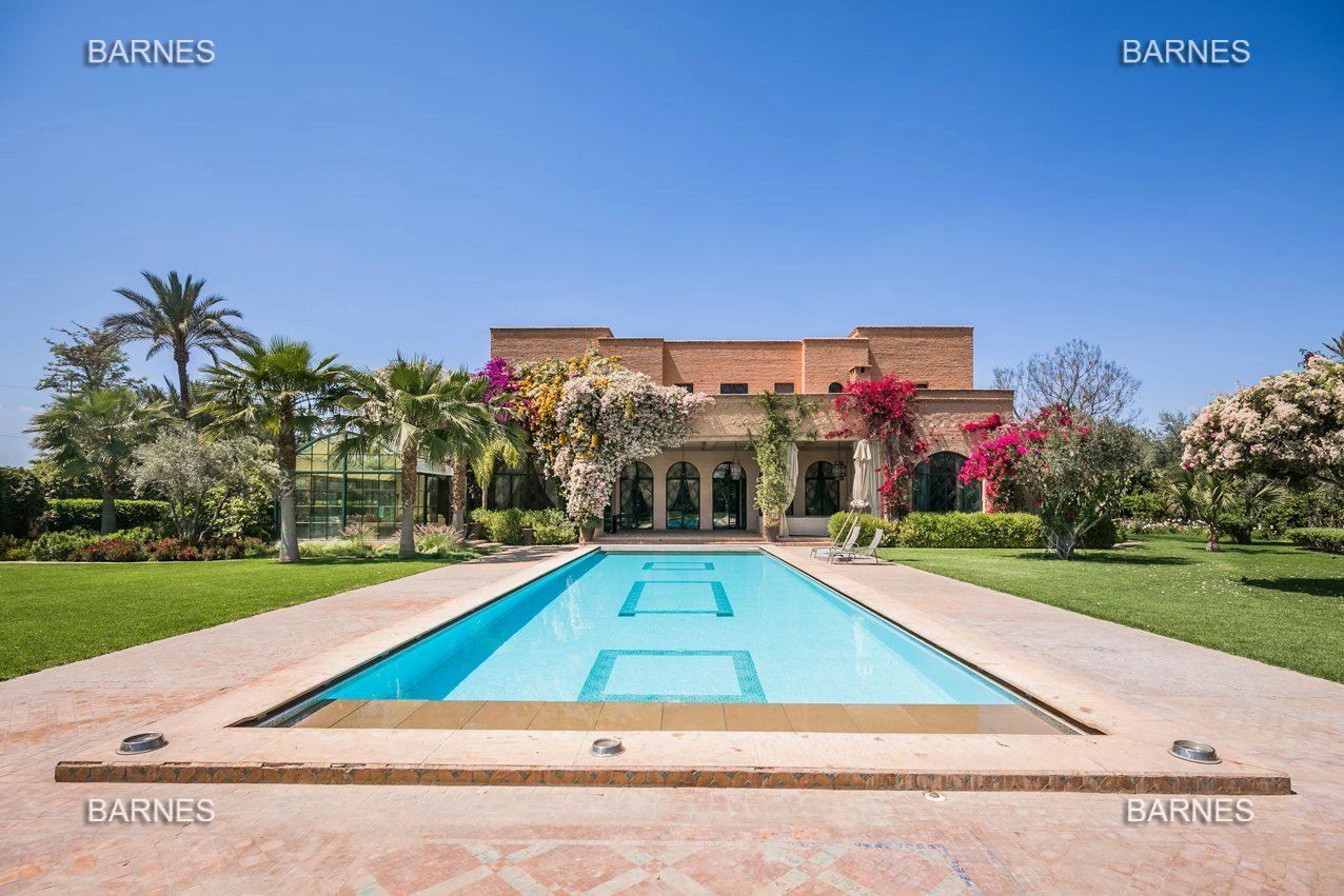 Prestigious villa in Marrakech located near golf courses.