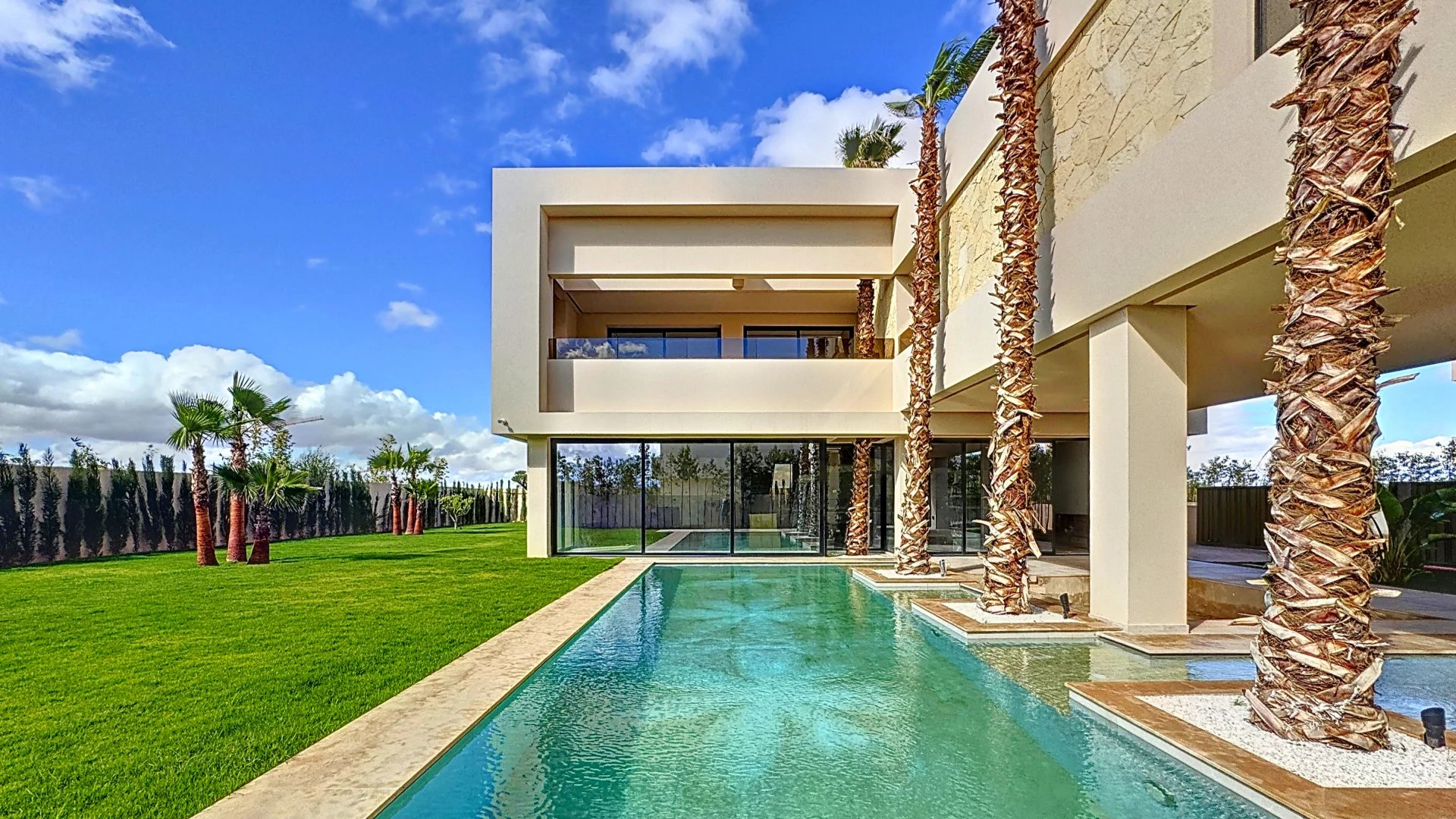 SUPERBE VILLA CONTEMPORAINE NEUVE AVEC 5 SUITES