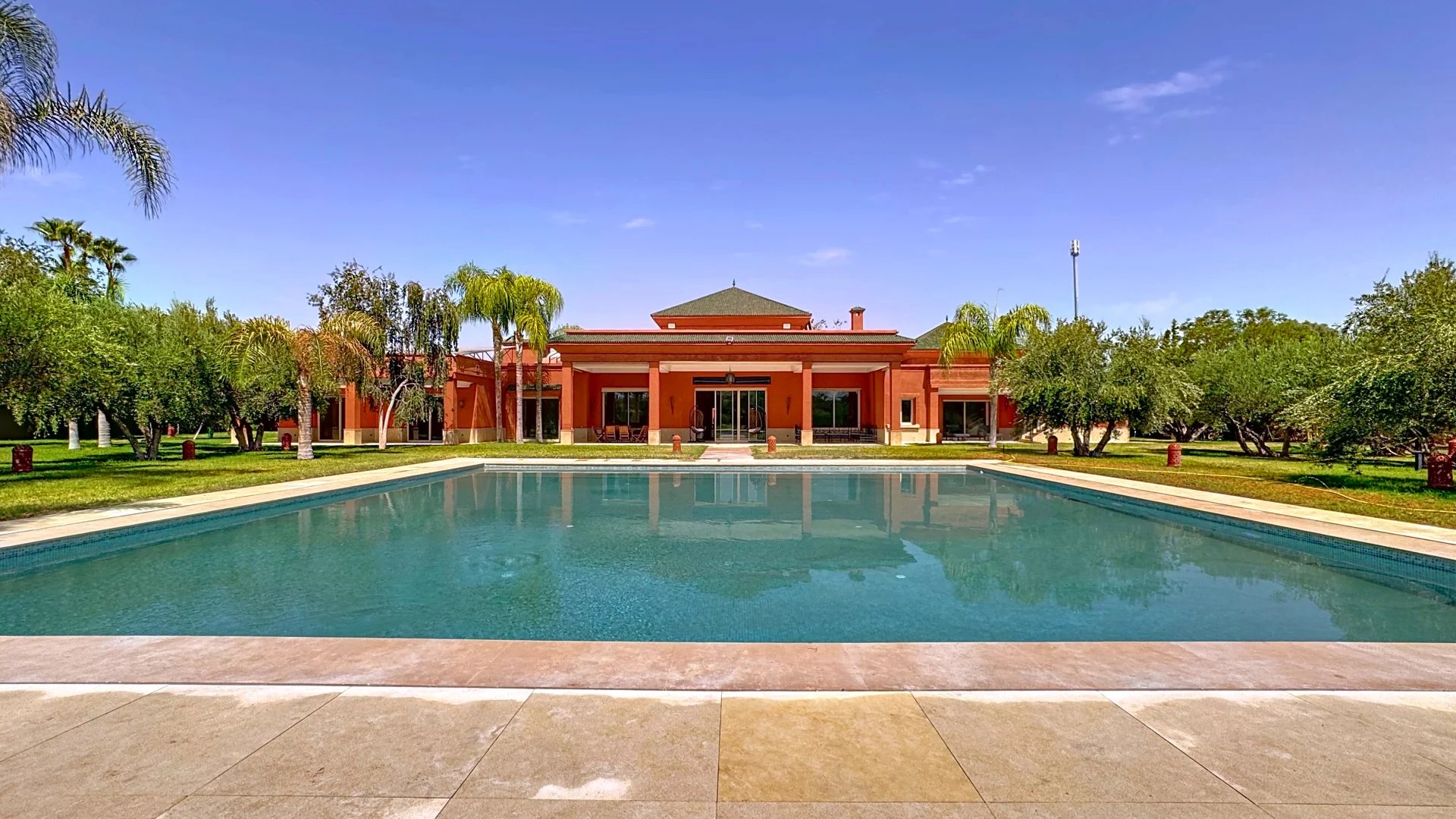 À vendre – Villa de prestige de plain-pied sur 1 hectare, Route d'Ouarzazate – Marrakech